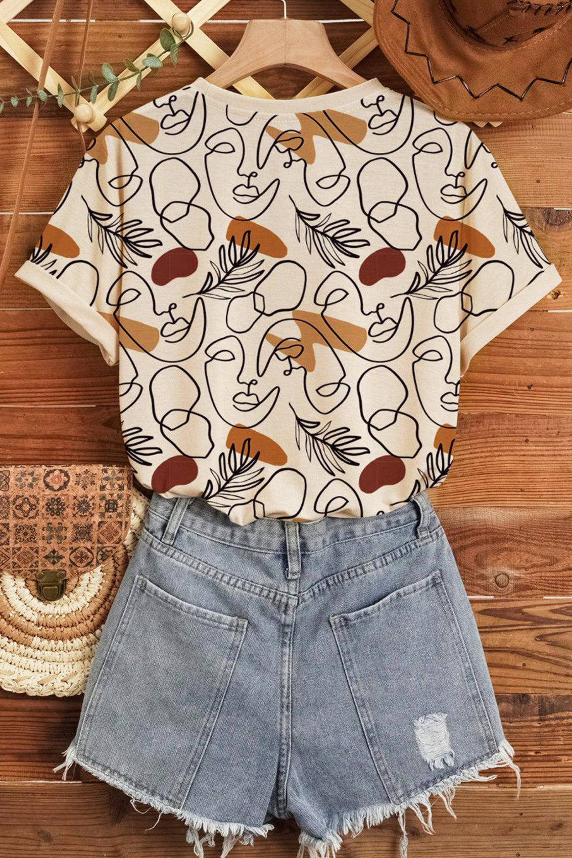 Line‑Art Face Print Top  shirt’s