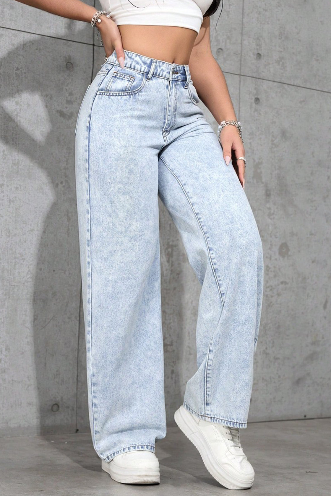 Baggy leg jeans, light-wash blue denim