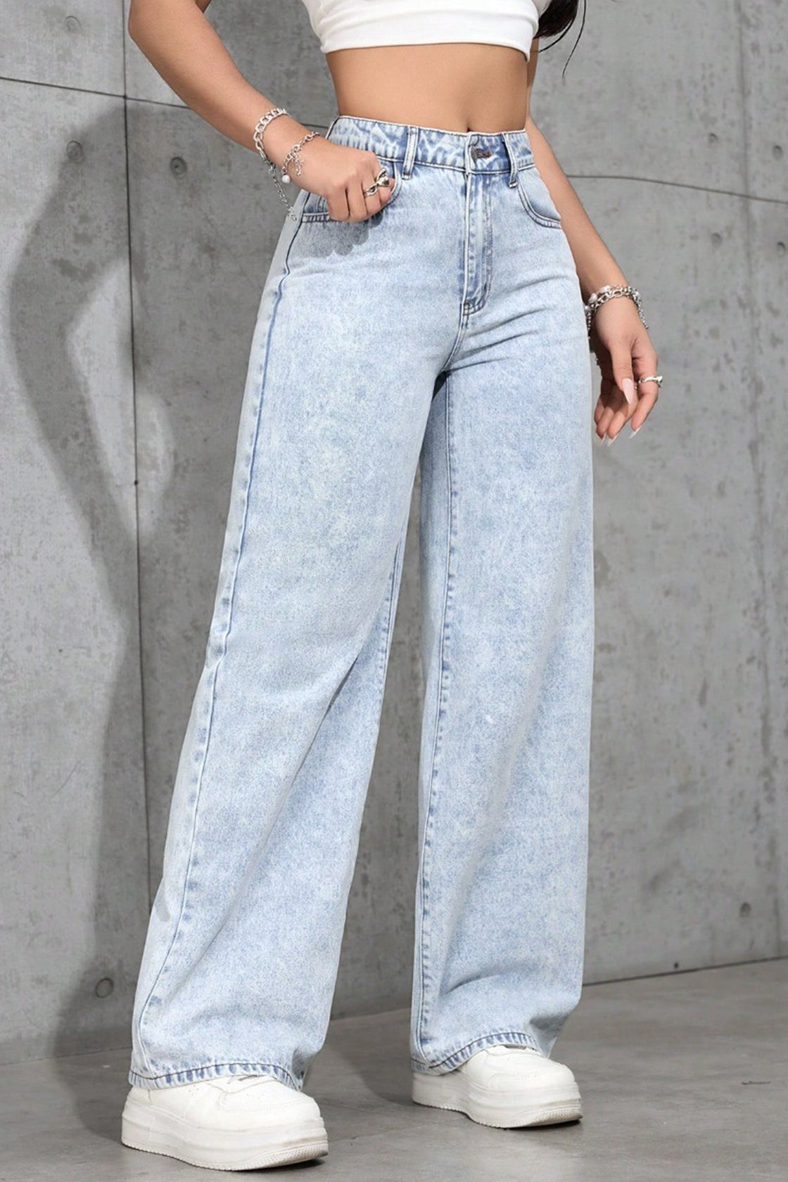 Baggy leg jeans, light-wash blue denim