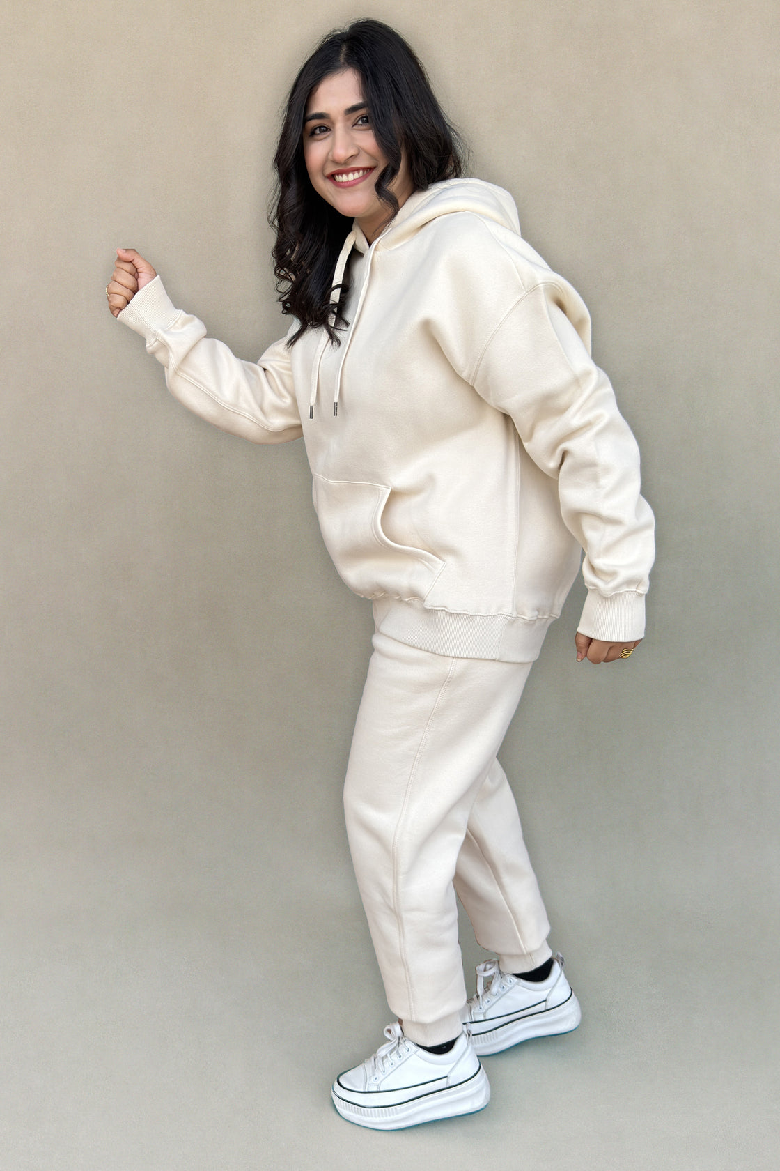 Creamy Hoodie & sweat trouser set