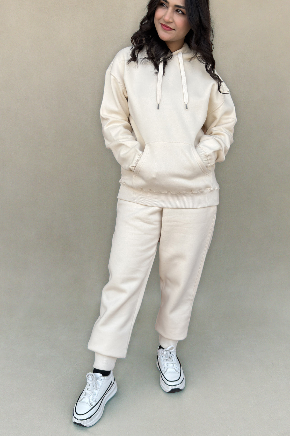 Creamy Hoodie & sweat trouser set