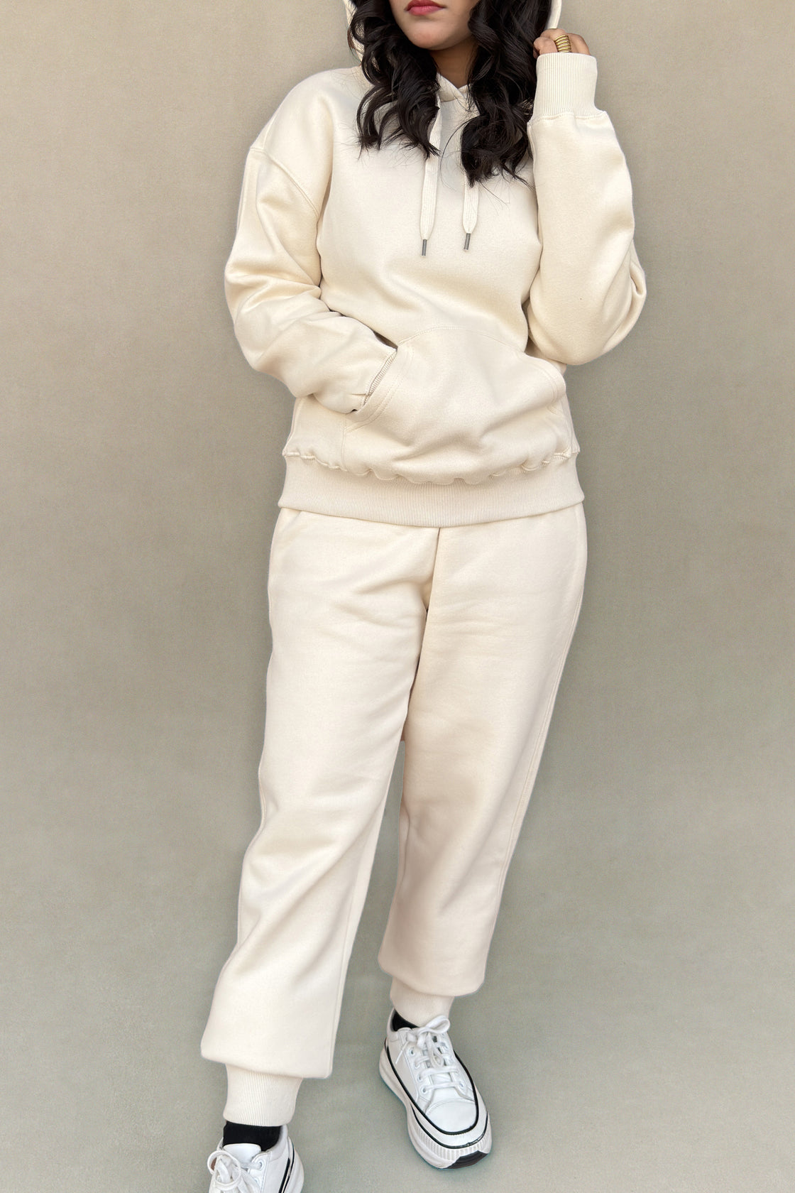 Creamy Hoodie & sweat trouser set
