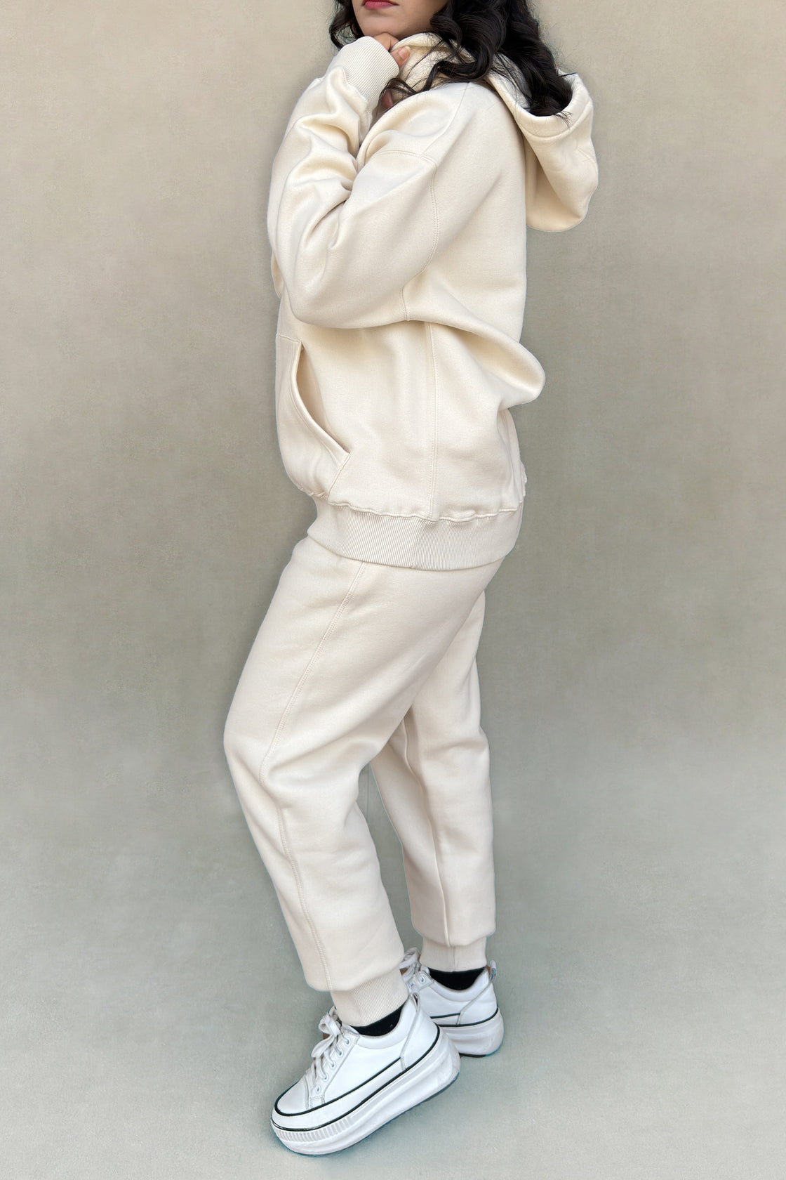 Creamy Hoodie & sweat trouser set